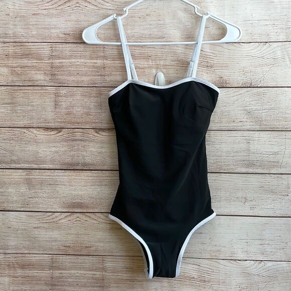 Nino Balcutti Other - NEW WITHOUT TAGS NINO BALCUTTI ONE PIECE SWIMSUIT WITH MATCHING SARONG